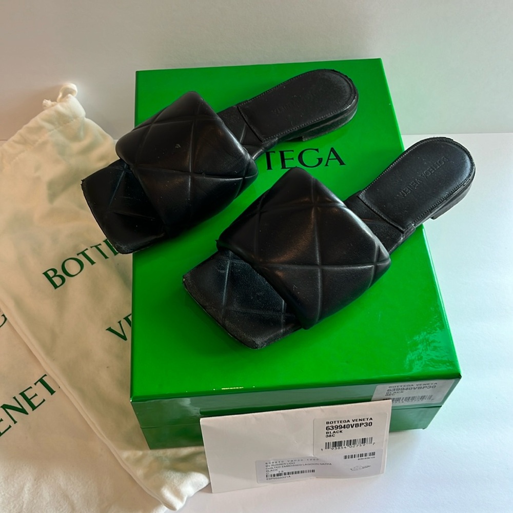 Authentic Bottega Veneta Black Lido quilted embossed lagoon nappa. Size 38